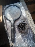 ELEKTRYCZNA ŁAPKA NA MUCHY PACKA NA OWADY KOMARY RAŻĄCA PRĄDEM LAMPA UV