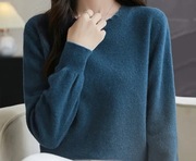 Sweterek mięciutki nieużywany r. M