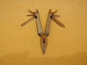 Kombinerki wielofunkcyjne multitool 9w1 szczypce scyzoryk nóż