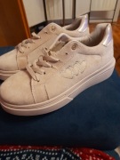 Damskie buty na wyższej podeszwie serca 