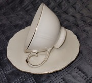 Elegancka porcelanowa filiżanka ze spodkiem Veroni