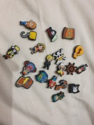 Przypinki / charms One Piece – zestaw anime (Luffy, Chopper i inni)