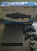 PS4 Slim 512 GB CUH-2216a + 2 pady Dualshock 4 v2 + ładowarka + słuchawki