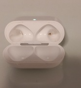 AirPods 4 etui ładujące 