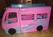 Kamper Barbie ze zjeżdżalnią i basenem 