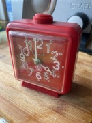 Zegar budzik z czasów PRL 