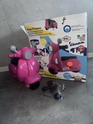 Motor jeździ dla dziewczynki