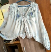 Bluzka damska firmy Tyerre. Nowa. ML