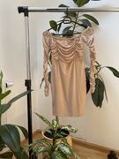 Sukienka prettylittlething mesh beżowa krótka mini off-shoulder hiszpanka