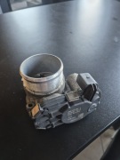 Przepustnica volkswagen 06Q133062A