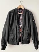 Czarna kurtka bomber podszewka w kwiaty Lindex XS