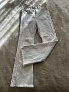 Białe jeansy Stradivarius