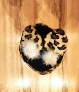 Czapka z uszami kota i piórkami – oryginalny design