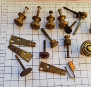 Stare zegary, elementy mocowania (2)