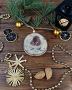 Świąteczna zawieszka na choinkę lub podkładka pod kubek - wiewiórka