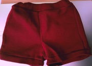 Spodenki dziecięce z krótkimi nogawkami