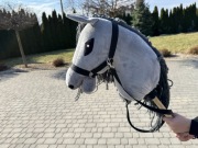 Hobby Horse Skippi z kantarem wodzami koń A3 duży