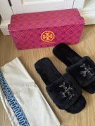 Damskie klapki z futerkiem Tory Burch r.38 (24 cm) - Nowe