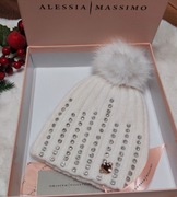 Elegancka czapka z pomponem damska Alessia Massimo kolor biały śmietankowy