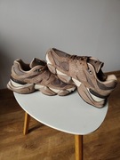 Buty Newbalance 9060 w kolorze brązowym 