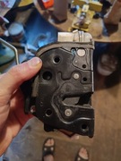 Zamek drzwi lewy przód audi a4 b7 8e1837015aa