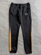 Czarne spodnie dresowe sportowe dresy z lampasami Hype 158 jak nowe