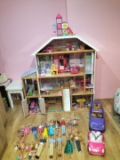Duży domek dla lalek 