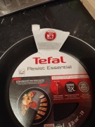 Nowa patelnia Tefal, model Resist Essential
