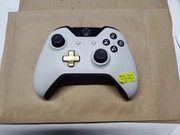 Limitowany Pad Xbox one biały że zlotym kursorem. Czytaj opis.