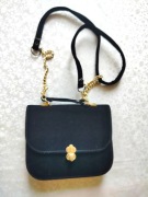 Śliczna torebka welurowa czarna mała