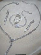 Biźuteria,,,, w zestawie 5 szt. Naszyjnik,kolczyki,bransoletka, +