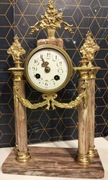 Antyczny zegar kominkowy portykowy – marmur, złocenia, XIX/XX w.