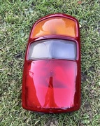 Lampa lewa tylna Chevrolet Tahoe Suburban Yukon lewy tył