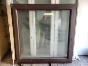 okno drewniane 145x143 cm jednoskrzydłowe szyba podwójna brązowe