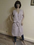 GUSTAV bardzo długa kamizelka z paskiem beżowa tłoczony wzór 100% cupro_44