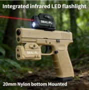 Regulowana latarka zintegrowana z celownikiem laserowy na podczerwień. 