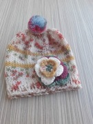 czapeczka robiona ręcznie kolorowa