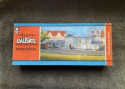 Stary model stacji kolejowej Dworzec Mamos Bausatz kolejki HO