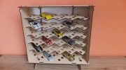 Witryna ze sklejki, na 30 modeli HW lub Matchbox promocja