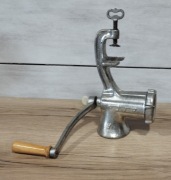 Maszynka ręczna do mielenia mięsa Alfa 8 PRL