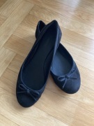 Czarne zamszowe baleriny z kokarda