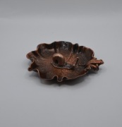 Zestaw Zen: Żaba i Ślimak na Liściu Lotosu – Kadzielnik + Torebka