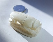 Figurka biały SKARABEUSZ z Egiptu ALABASTER rękodzieło