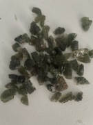 Moldavite na gram . Oryginalny modlawit na gram . Wyprzedaz kolekcji 