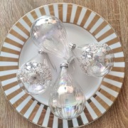 4x szklane bombki krople