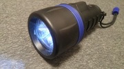 Latarka LED (z bateriami)