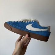 Niebieskie buty sneakersy NIKE W BLAZER LOW '77 VNTG 25cm 39 FQ8060-400
