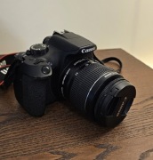 Canon EOS 1300D + obiektyw EF-S 18-55 IS II 