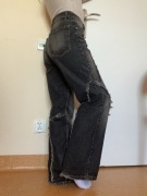 Jeansy Bershka 32 - czarne, przeszycia, styl grunge / streetwear