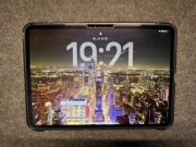 Apple iPad Pro 11 M4 256GB Space Black + Etui i szkło Spigen 